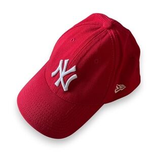 New Era League Basic New York Yankees 9Forty Cap — Red, Size M/L